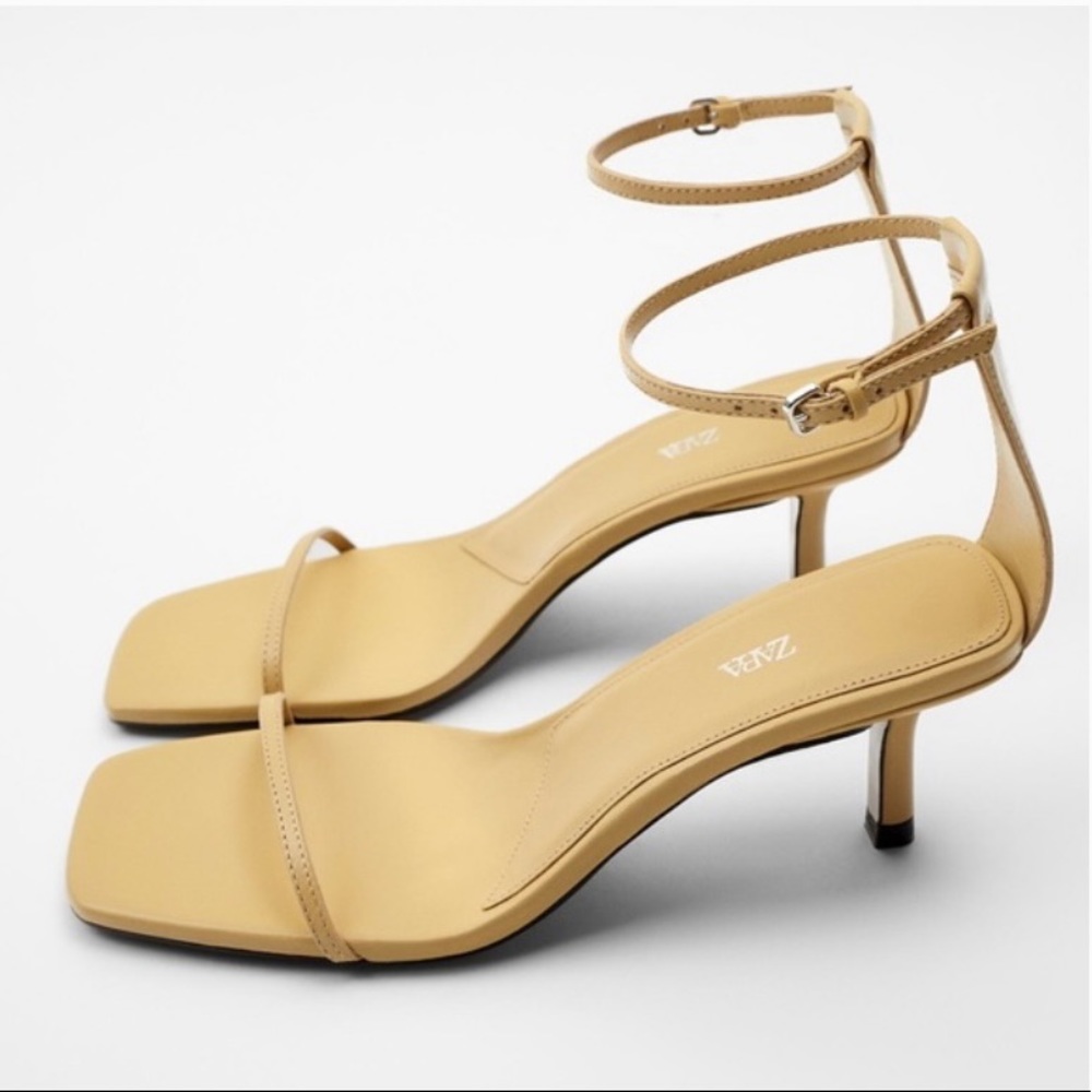 NEW Zara Minimalist heeled leather sandals